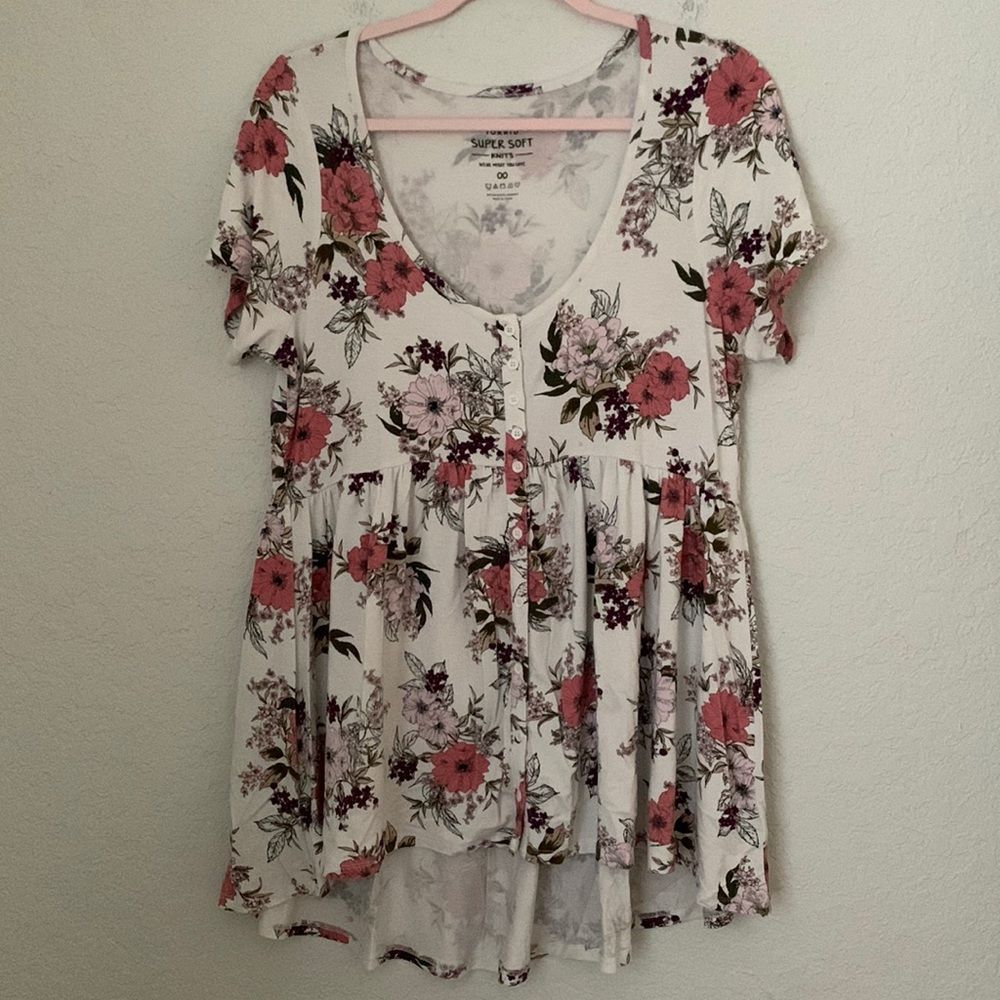 Torrid Floral Print Tunic Top - Pink and White